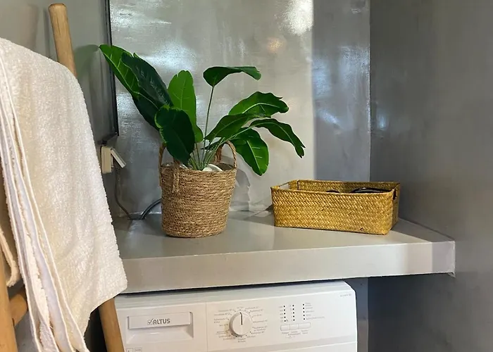 The Nest 2 * Triandáros